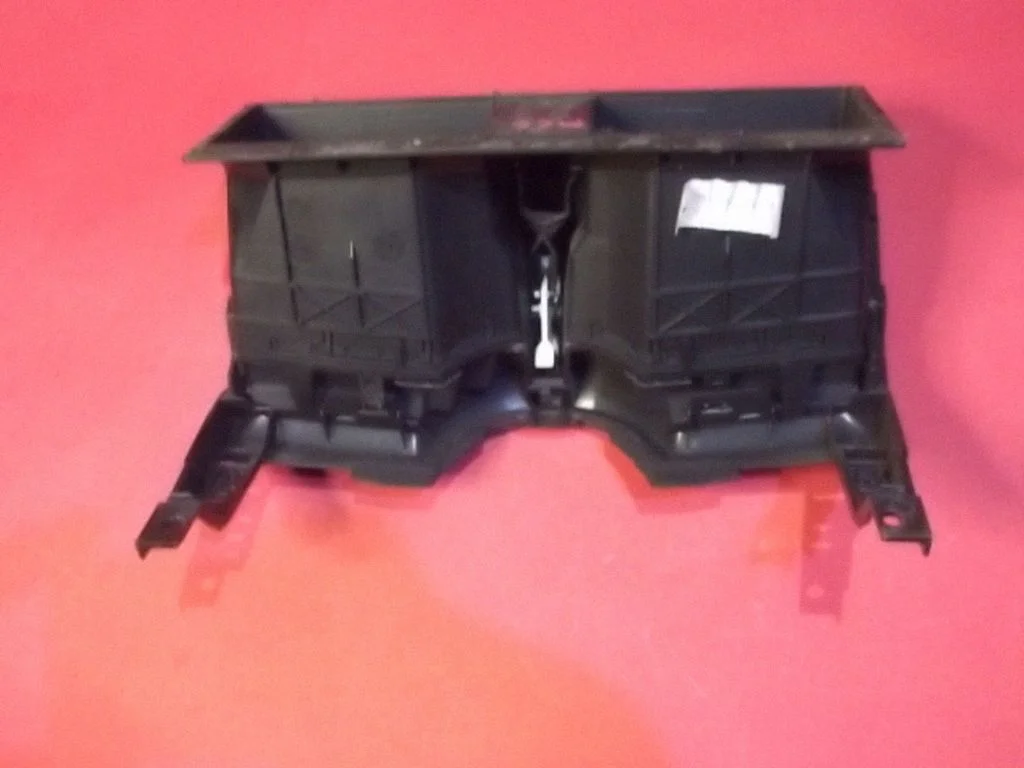 Dash center air vent grill A1026774