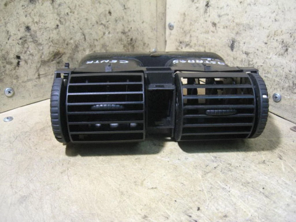 Dash center air vent grill – centre
