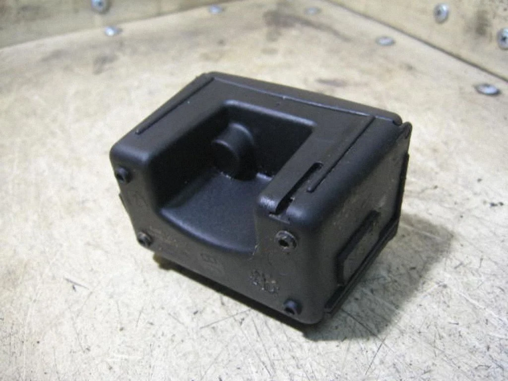 Ashtray (rear) – centre