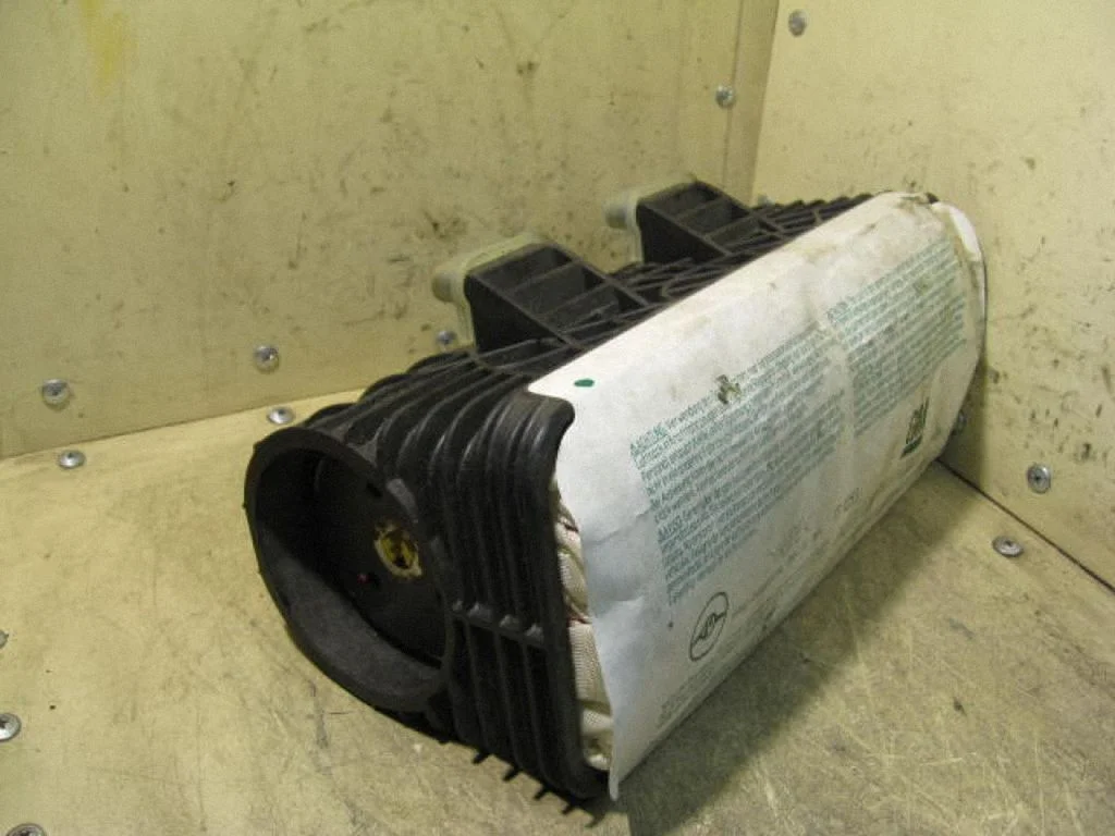 Passenger airbag GM90561101