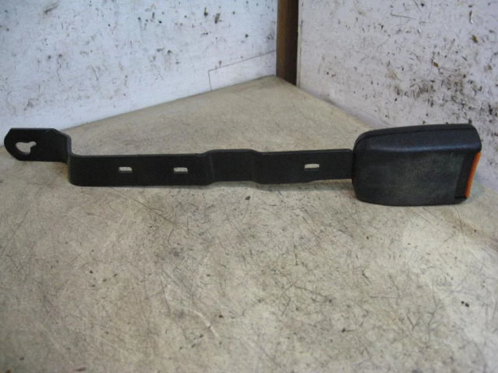 Front seatbelt buckle 1H0857756