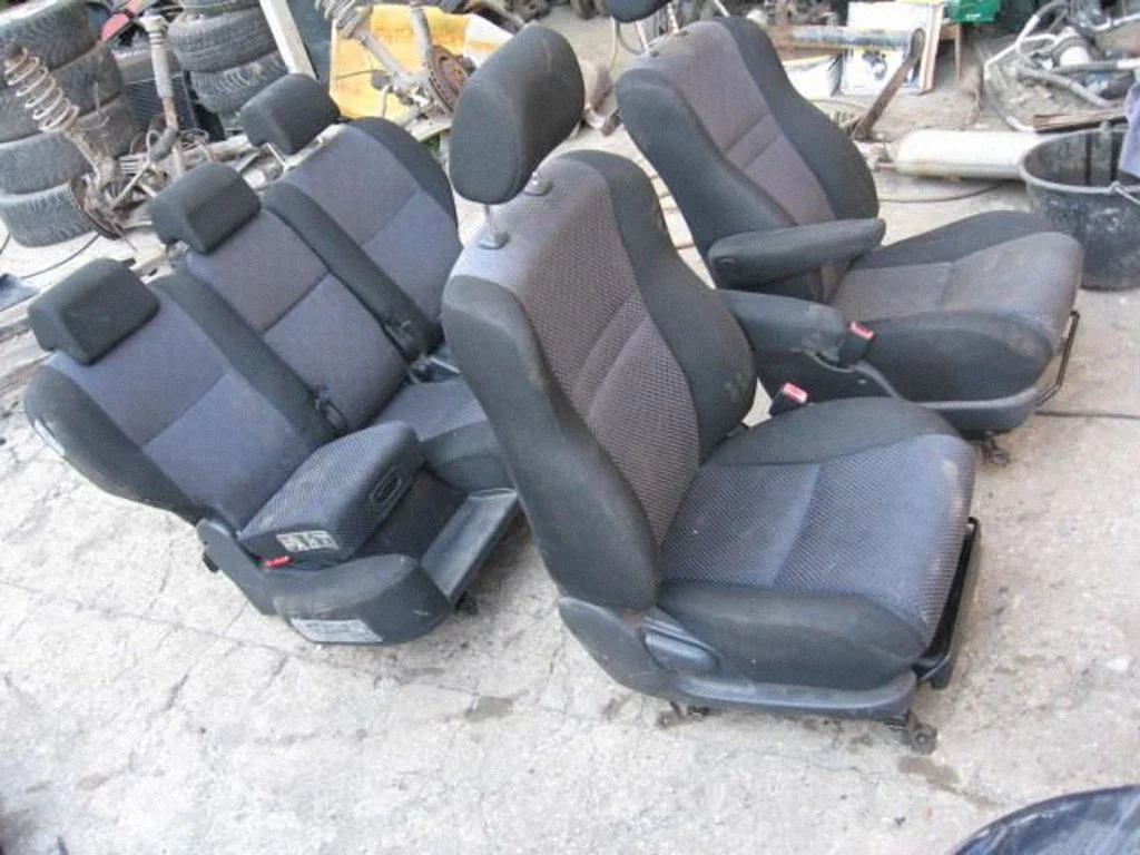 Istmete komplekt – Toyota Yaris Verso (1999-2005)
