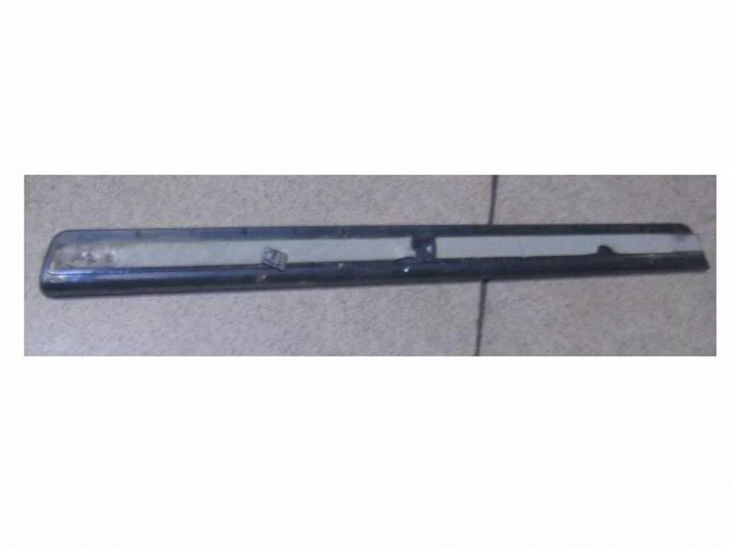 Front sill trim cover 09178405