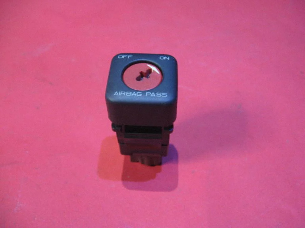 Passenger airbag on/off switch – Citroen C5 (2001-2004)