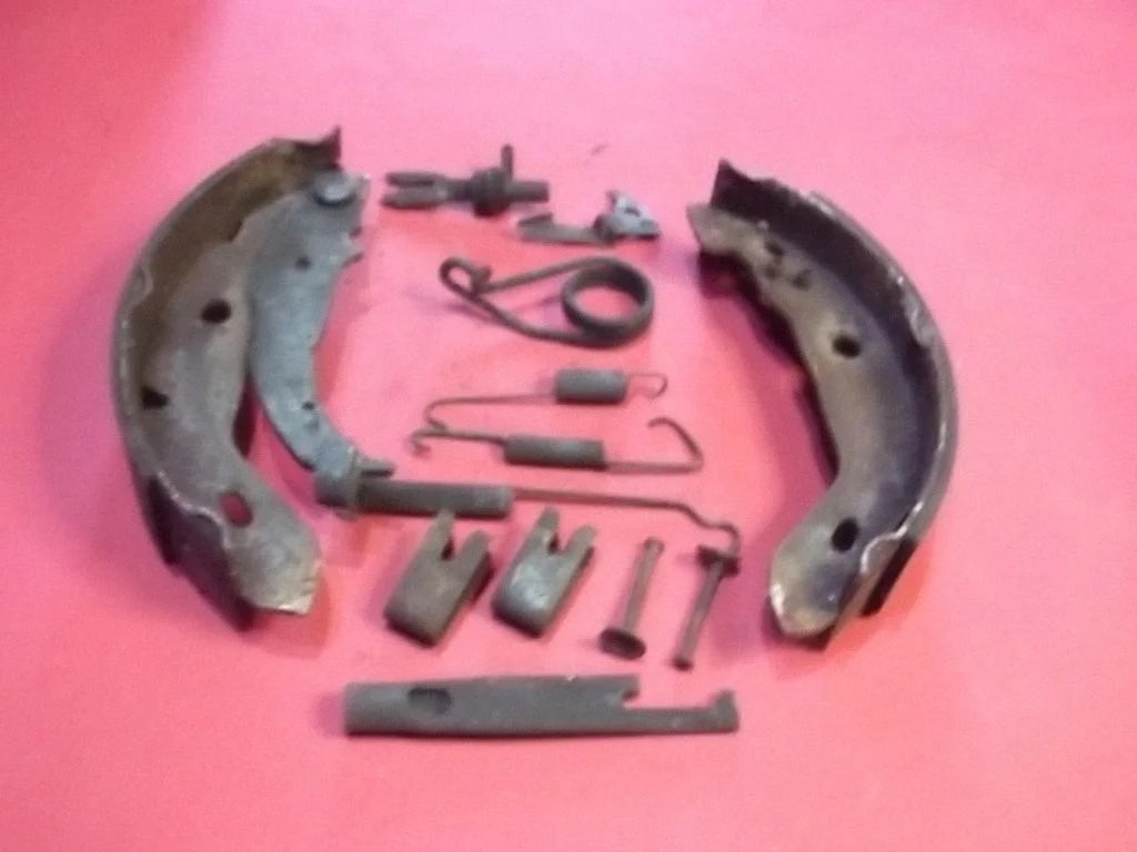 Brake pads (rear) A1684200320