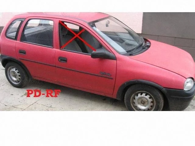 Pagrindinis priekinių durų stiklas (keturdurio)