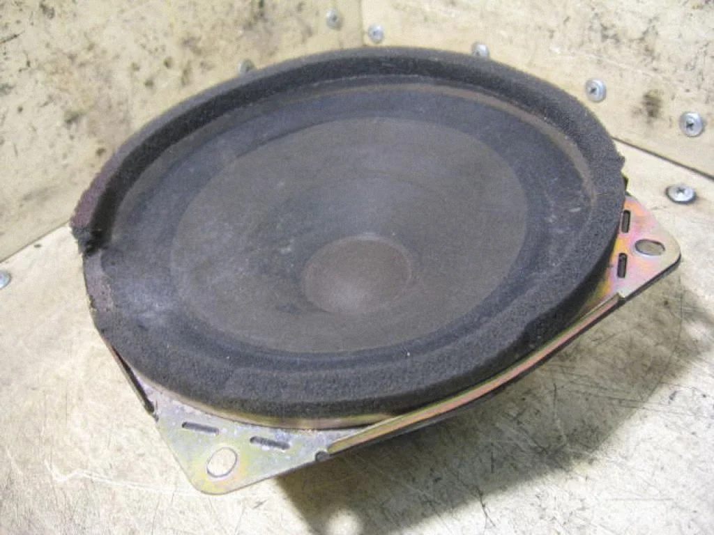 Parcel shelf speaker KOMPLEKTAS2VNT