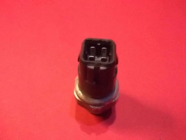 Gaisa kondicioniera spiediena devējs 8D0959482B