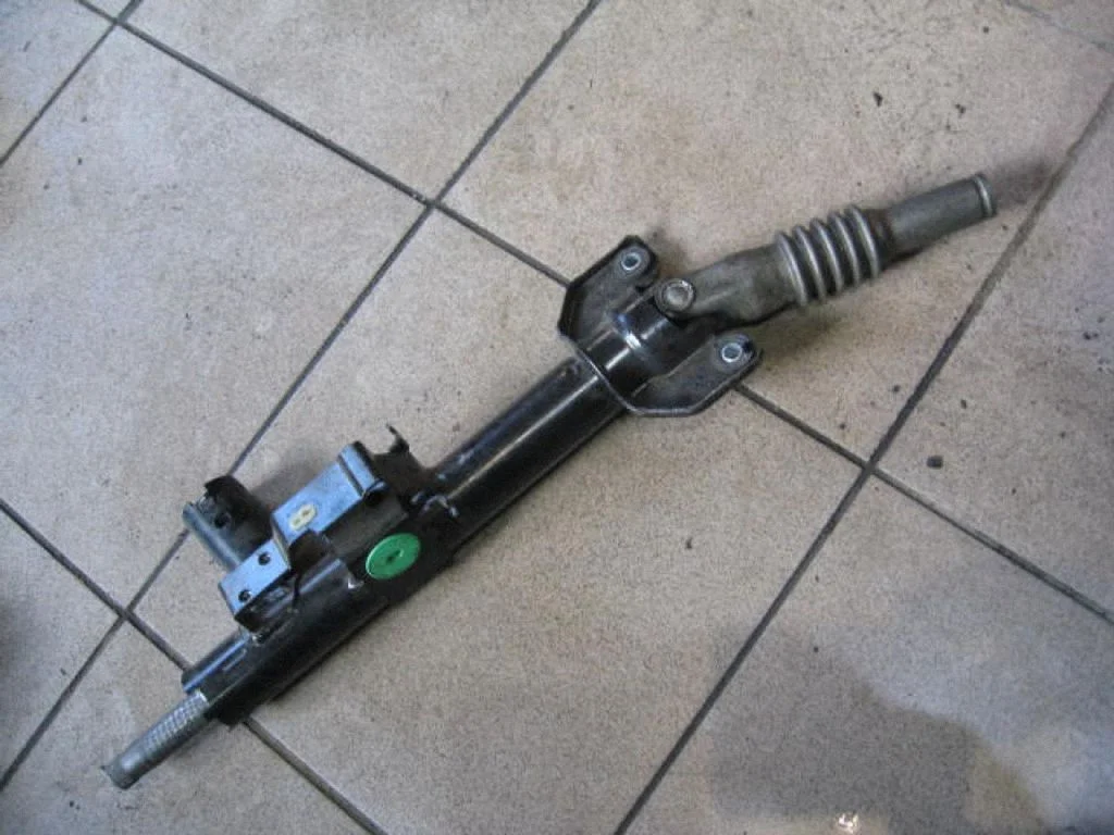 Steering wheel axle set – left