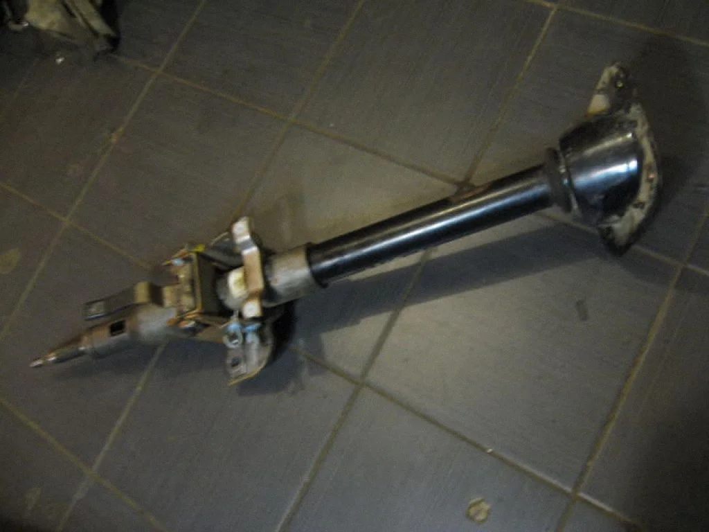 Steering wheel axle set – left