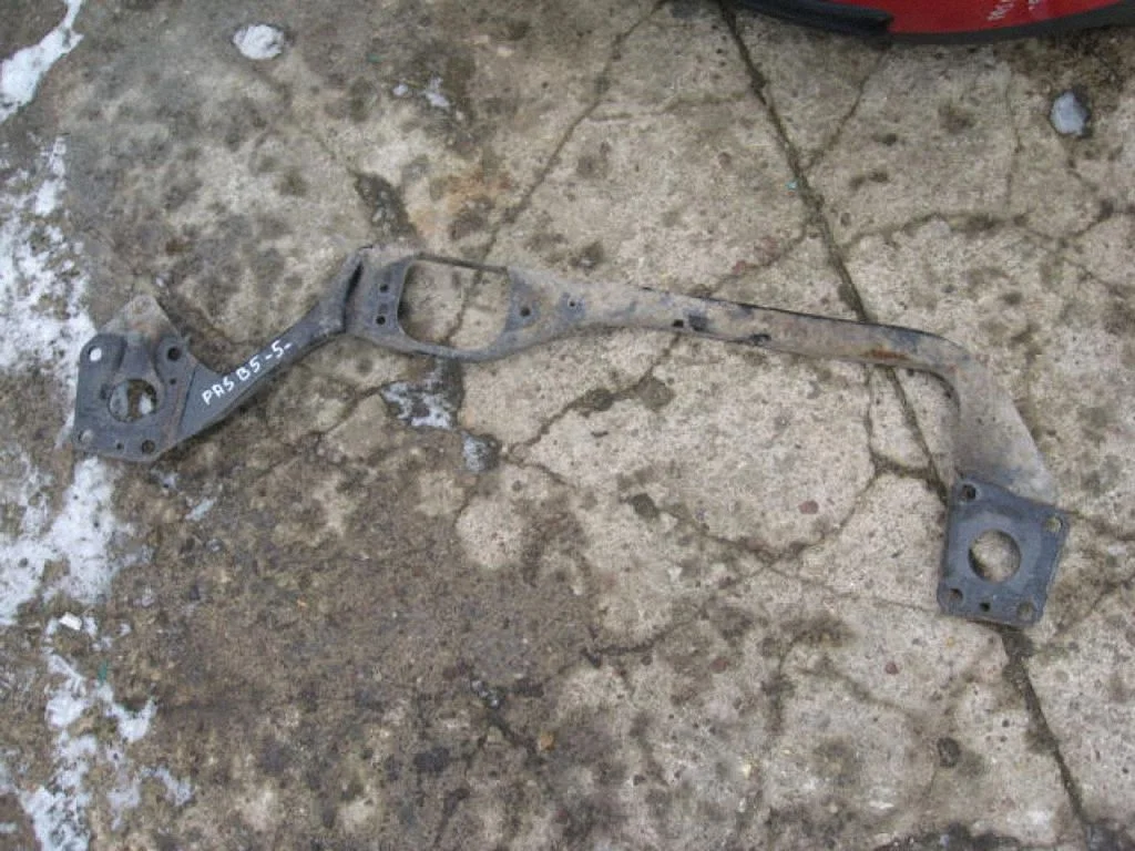 Bottom radiator support slam panel 16J74KW