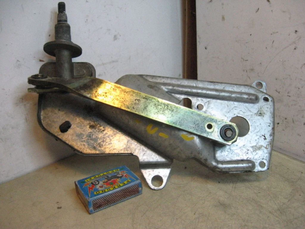 Galinio stiklo valytuvo mechanizmas