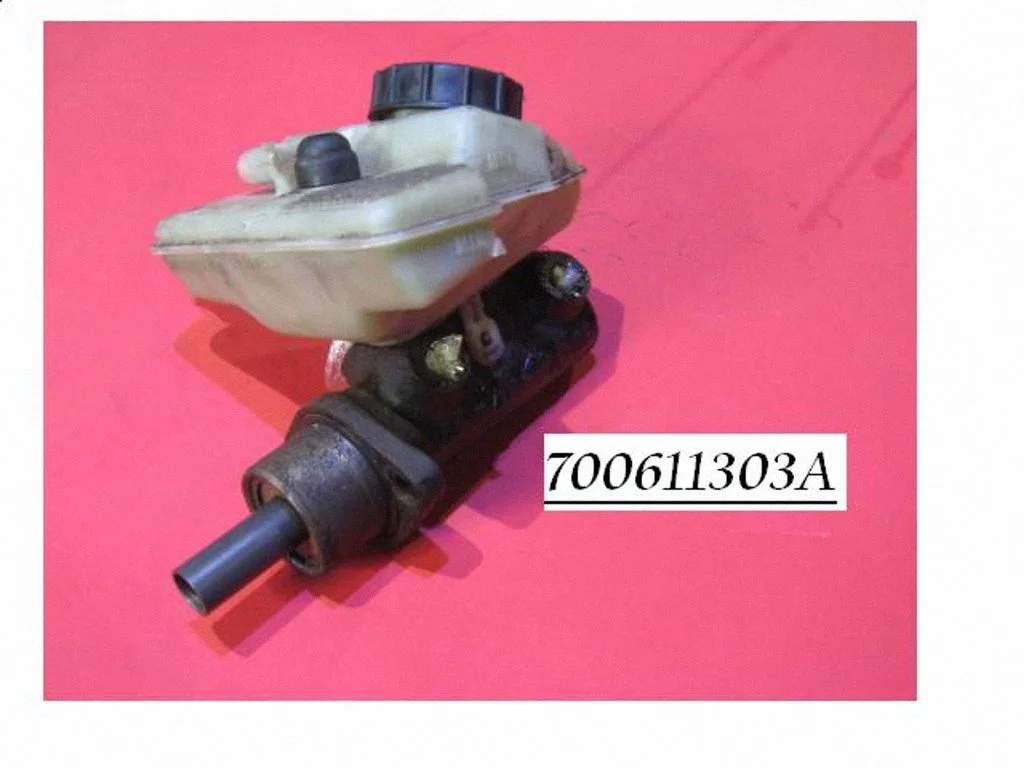 Master brake cylinder 700611303A