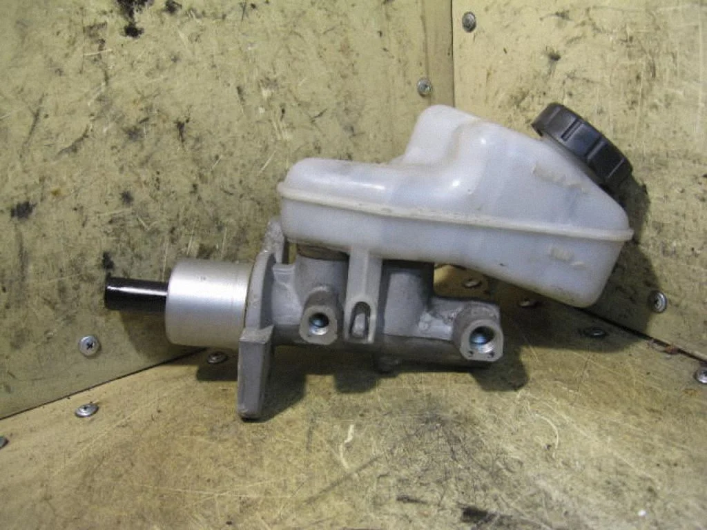 Master brake cylinder LUCAS2014