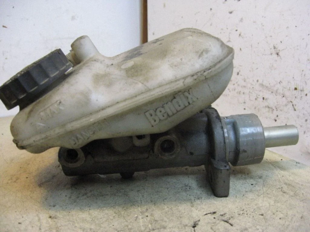 Master brake cylinder BOSCH21028799