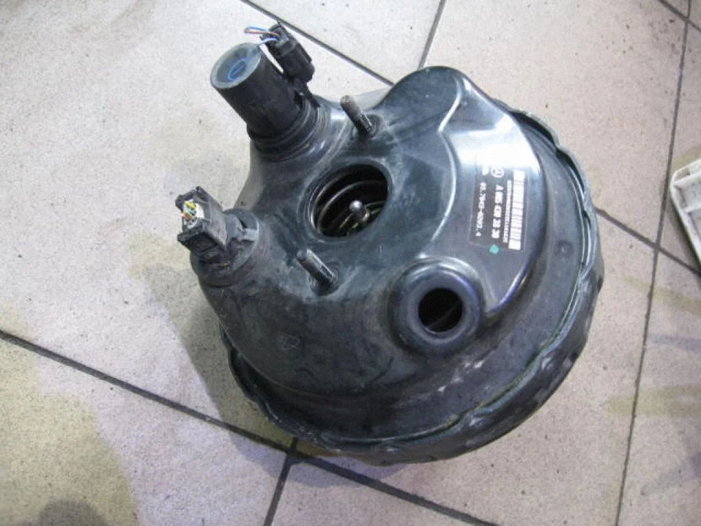 Serwo hamulcowe – Mercedes-Benz Klasa C W203 (2000-2007)