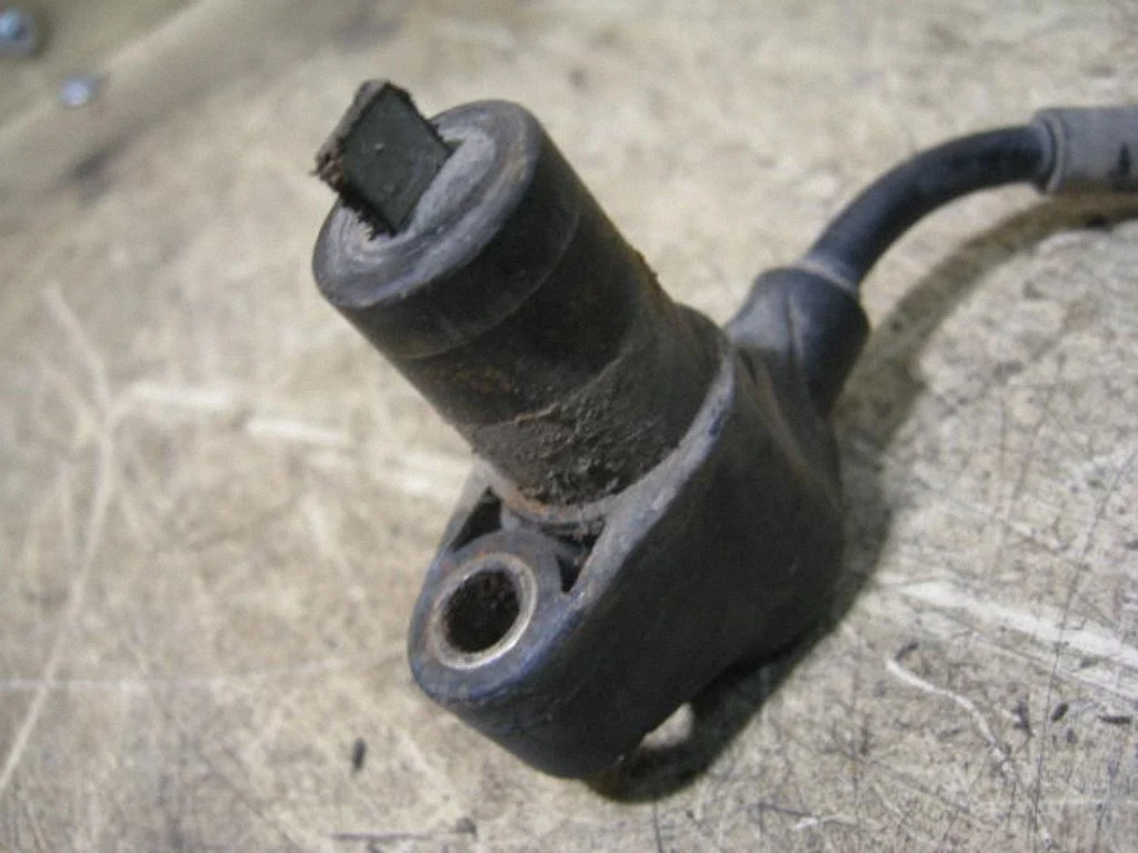 ABS brake wheel speed sensor 8200404460