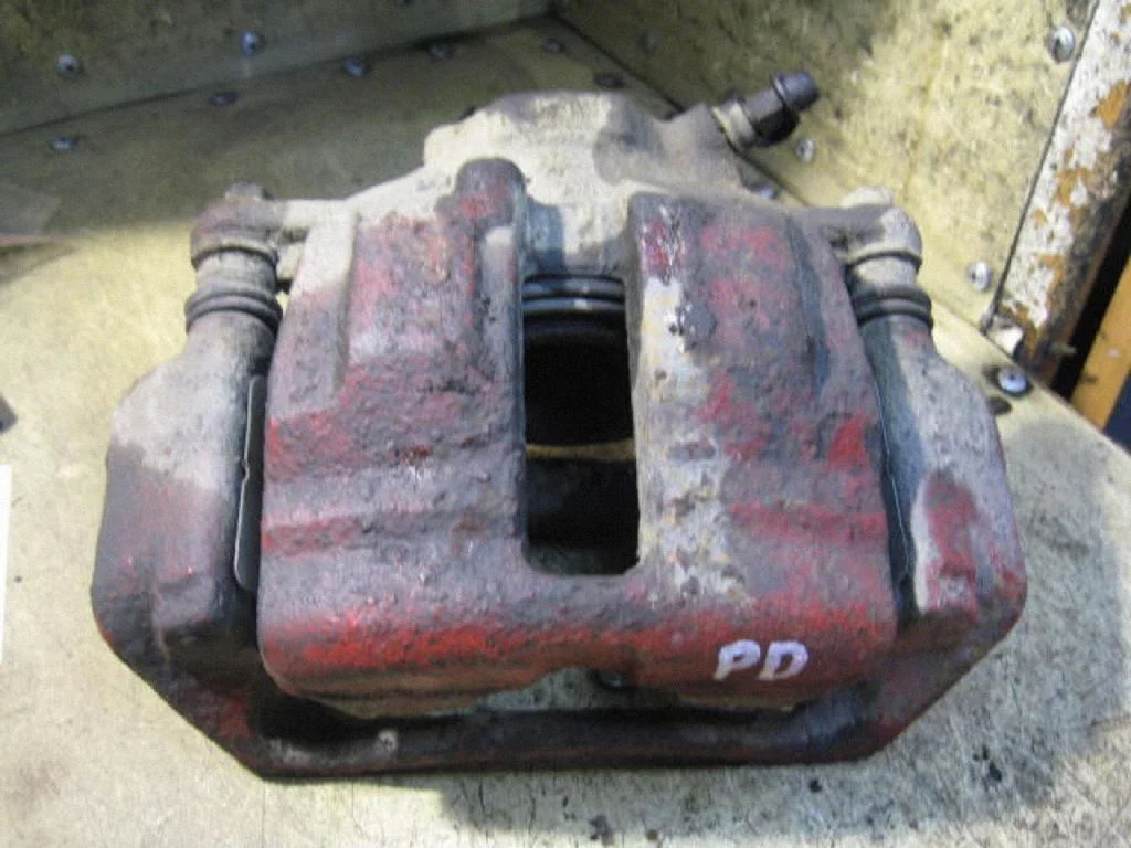 Front brake caliper – right