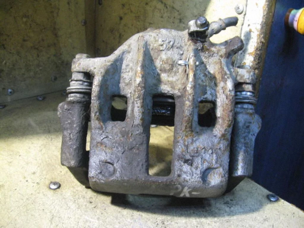 Front brake caliper