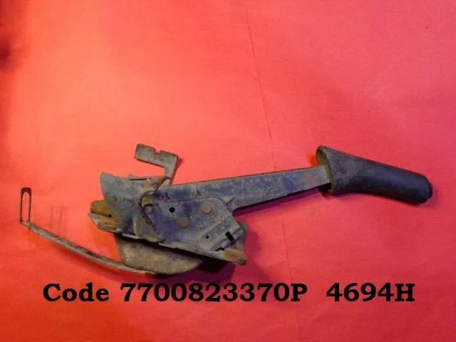 Handbrake/parking brake lever assembly – Renault Laguna I (1994-2000)