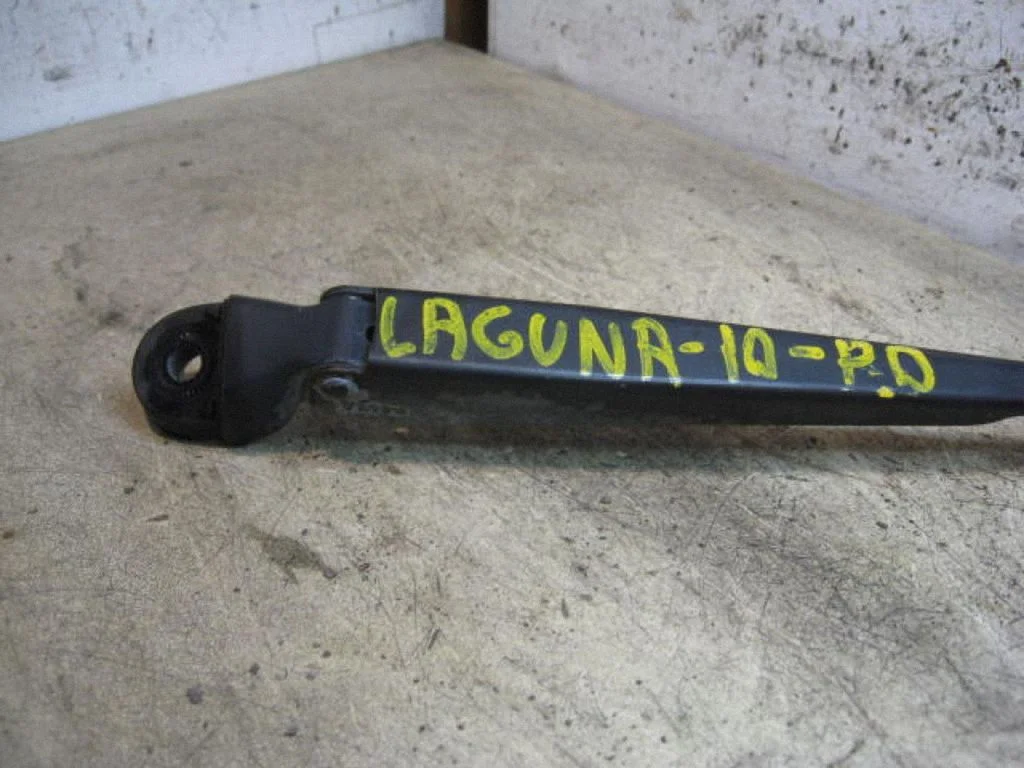 Front wiper blade arm – right