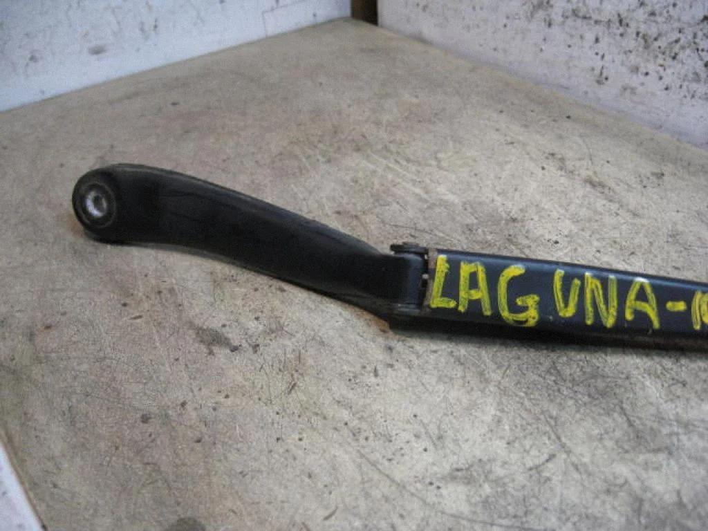 Front wiper blade arm – left
