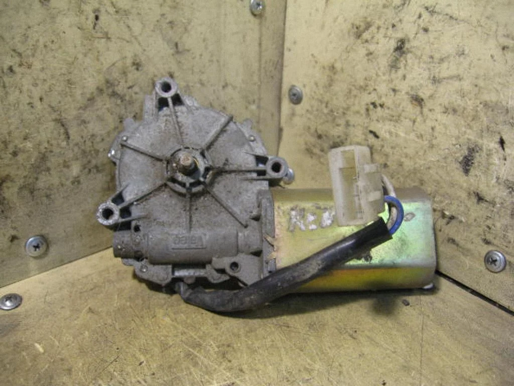 Aizmugurējā stikla tīrītāja motoriņš VALEO53202002
