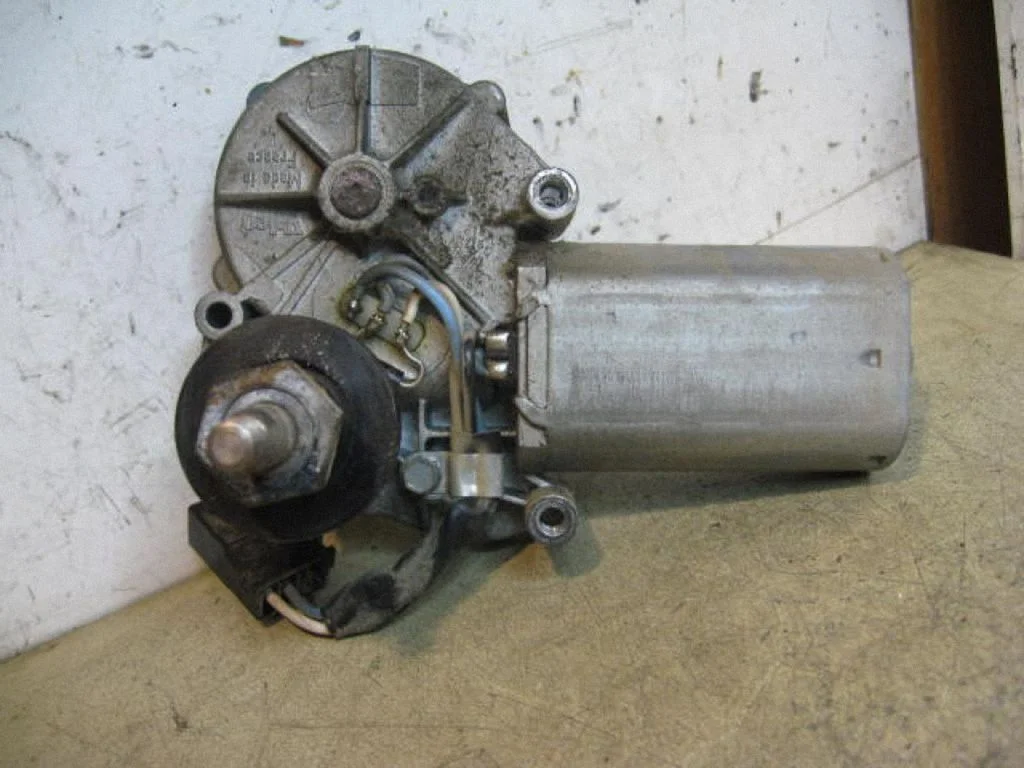 Rear window wiper motor VALEO53004002
