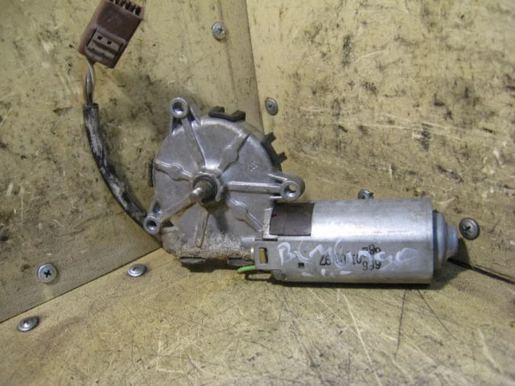 Rear window wiper motor