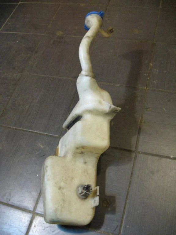 Logu mazgāšanas šķidruma tvertne 7M095545395VW17618