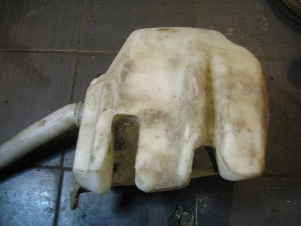 Windshield washer fluid reservoir/tank 9621010380