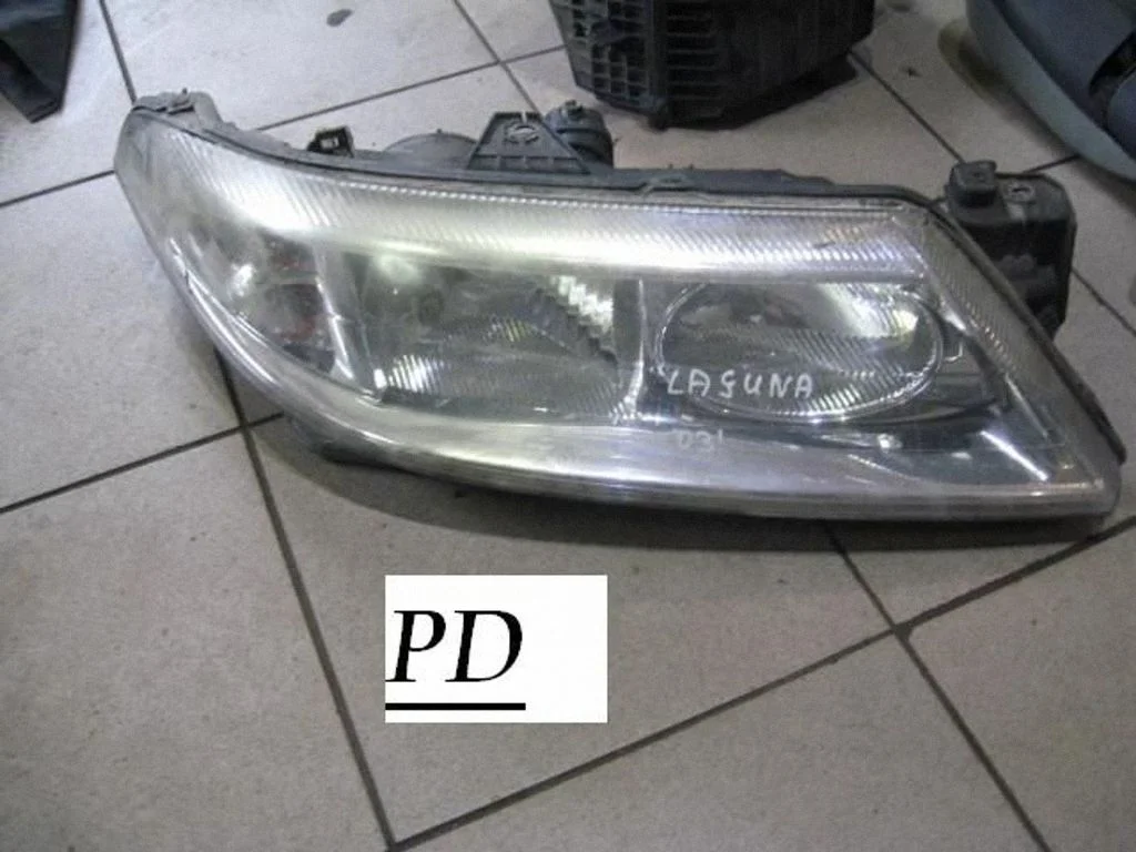Headlight/headlamp – right