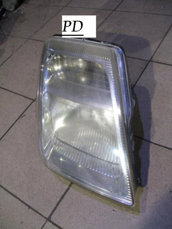Headlight/headlamp – right