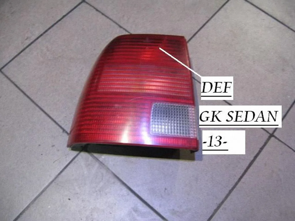 Rear/tail lights – left