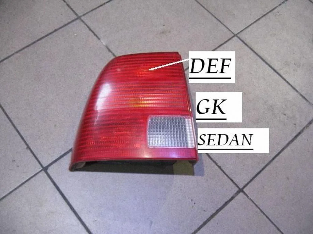 Rear/tail lights – left