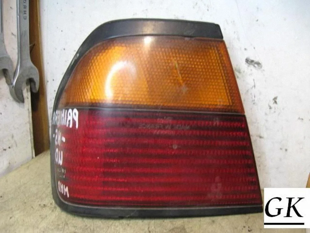 Rear/tail lights – left