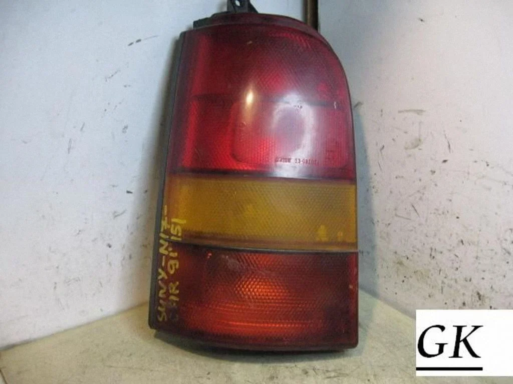 Rear/tail lights – left