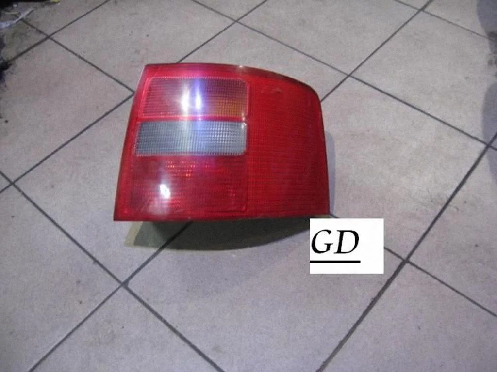 Aizmugurējais lukturis virsbūvē – Audi A6 Allroad C5 (1999-2005)