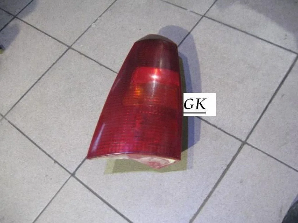 Rear/tail lights – left