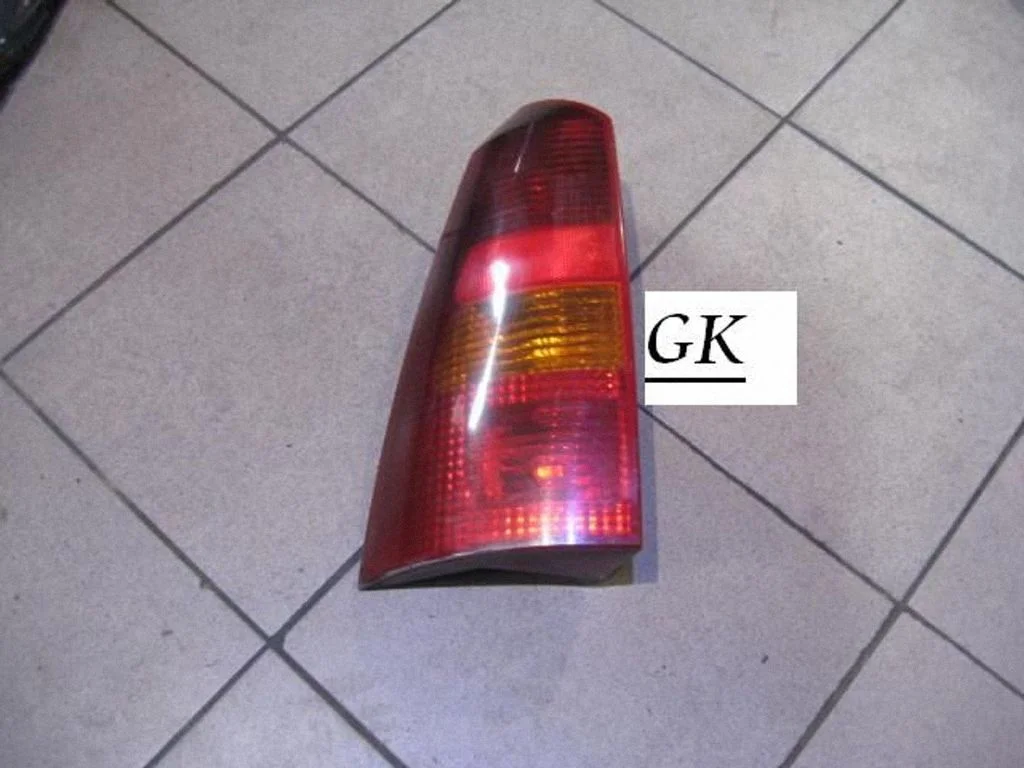 Rear/tail lights – left