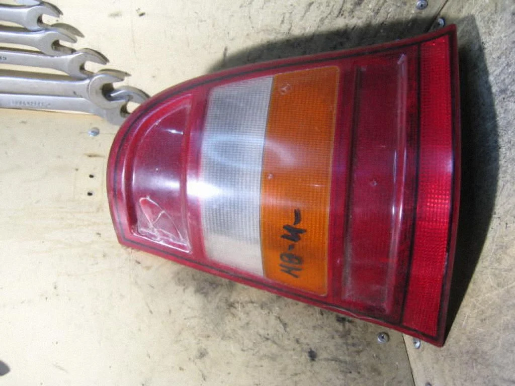 Rear/tail lights – left