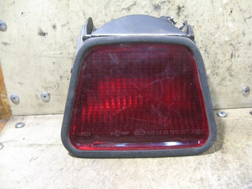 Papildu stopgaismas lukturis HELLA146554