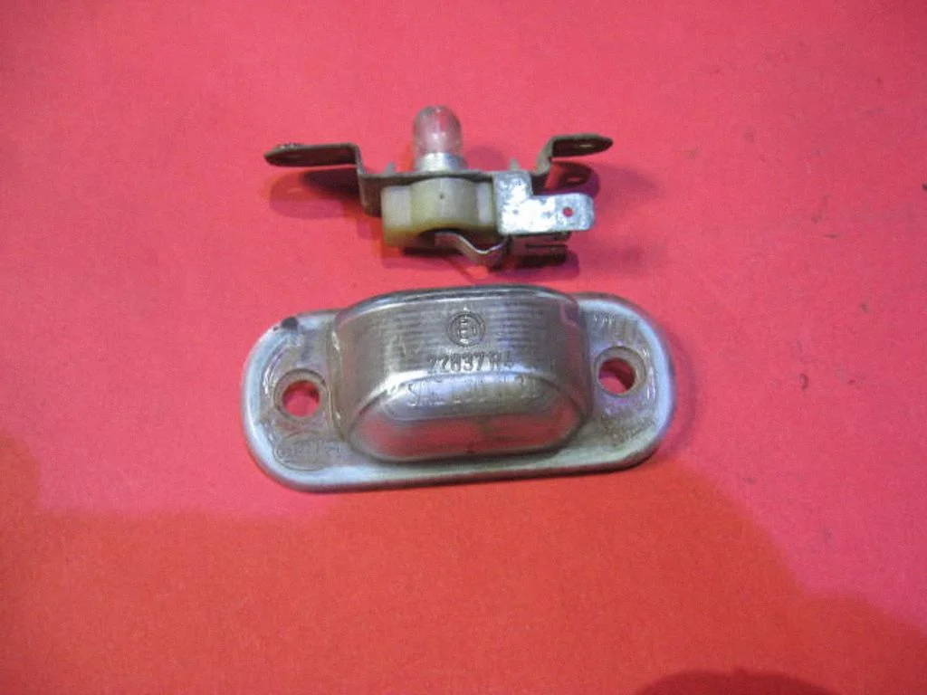 Number plate light 22837R4