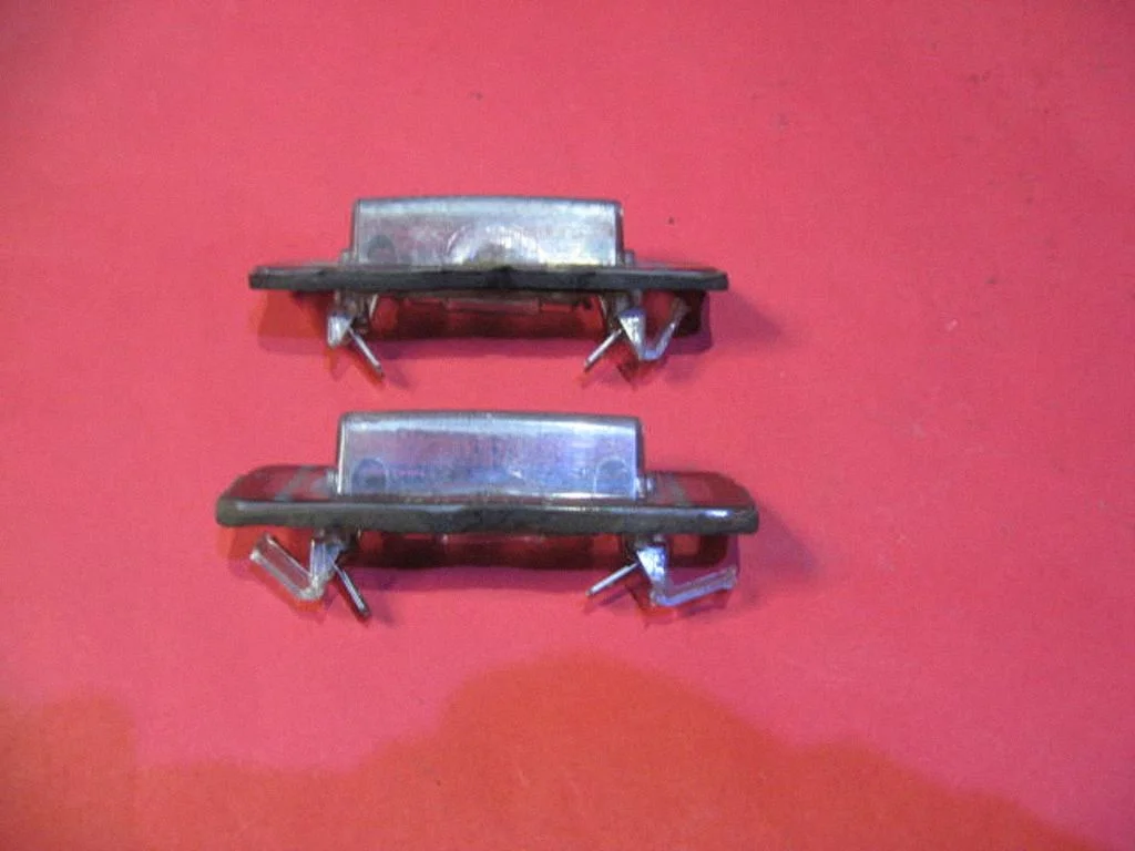 Numura zīmes apgaismojums – Mercedes-Benz E klase W210 (1995-2002)