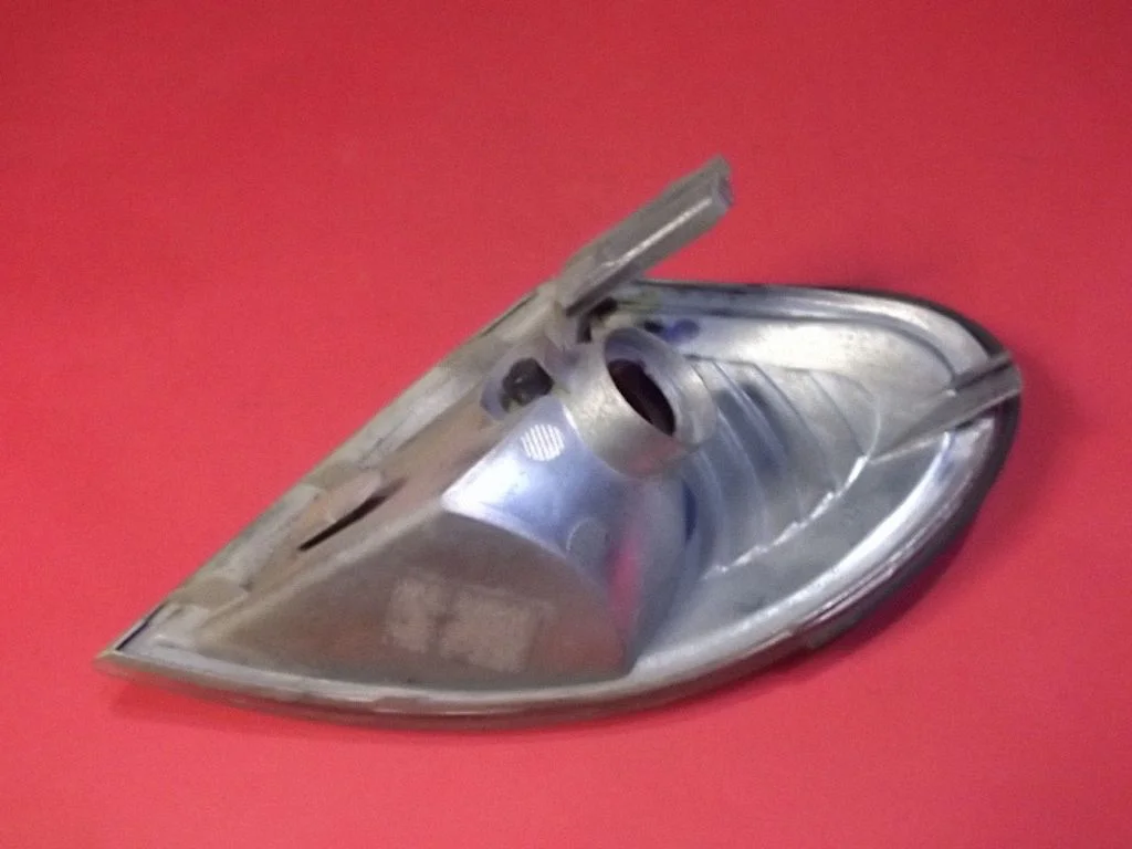 Front indicator light – Nissan Almera N16 (2000-2010)
