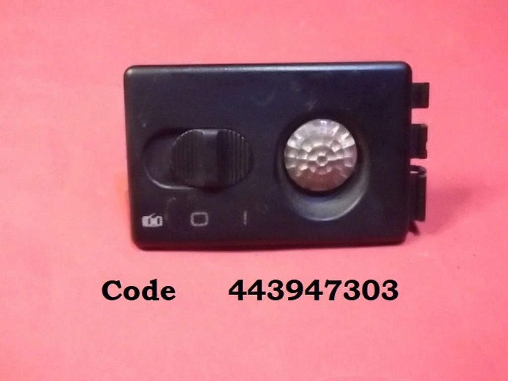 Rear seat light 443947303
