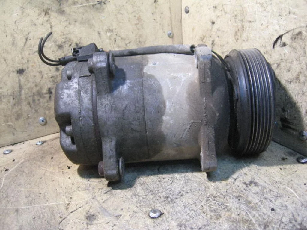 Air conditioning (A/C) compressor (pump) 1J0820803B