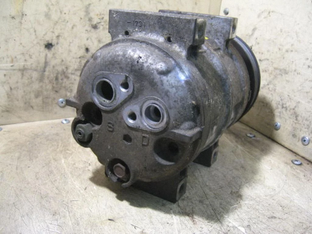 Kliimakompressor (pump) VOLVO8708581