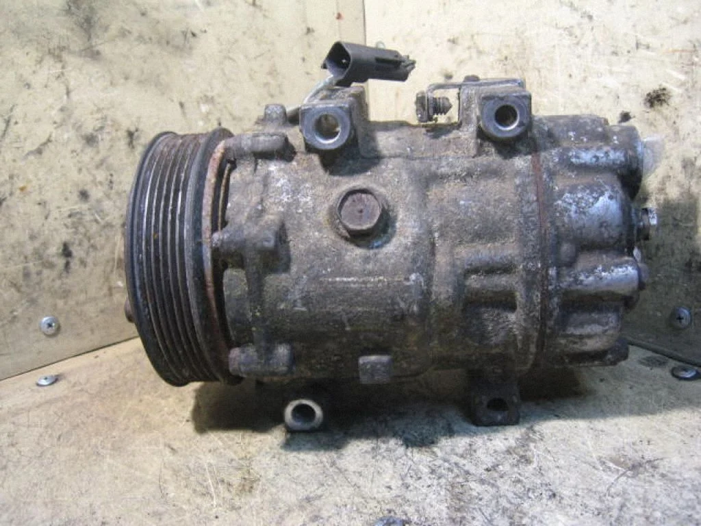 Air conditioning (A/C) compressor (pump) – Ford Focus (1998-2004)