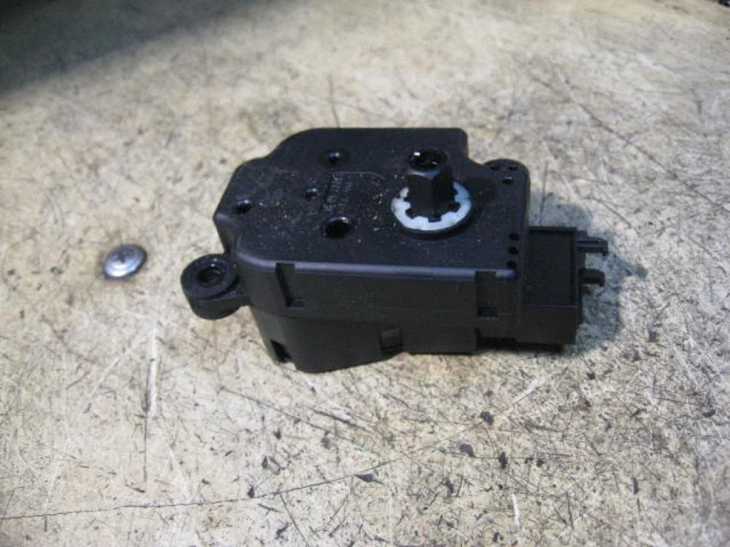 Air flap motor/actuator A2038201642